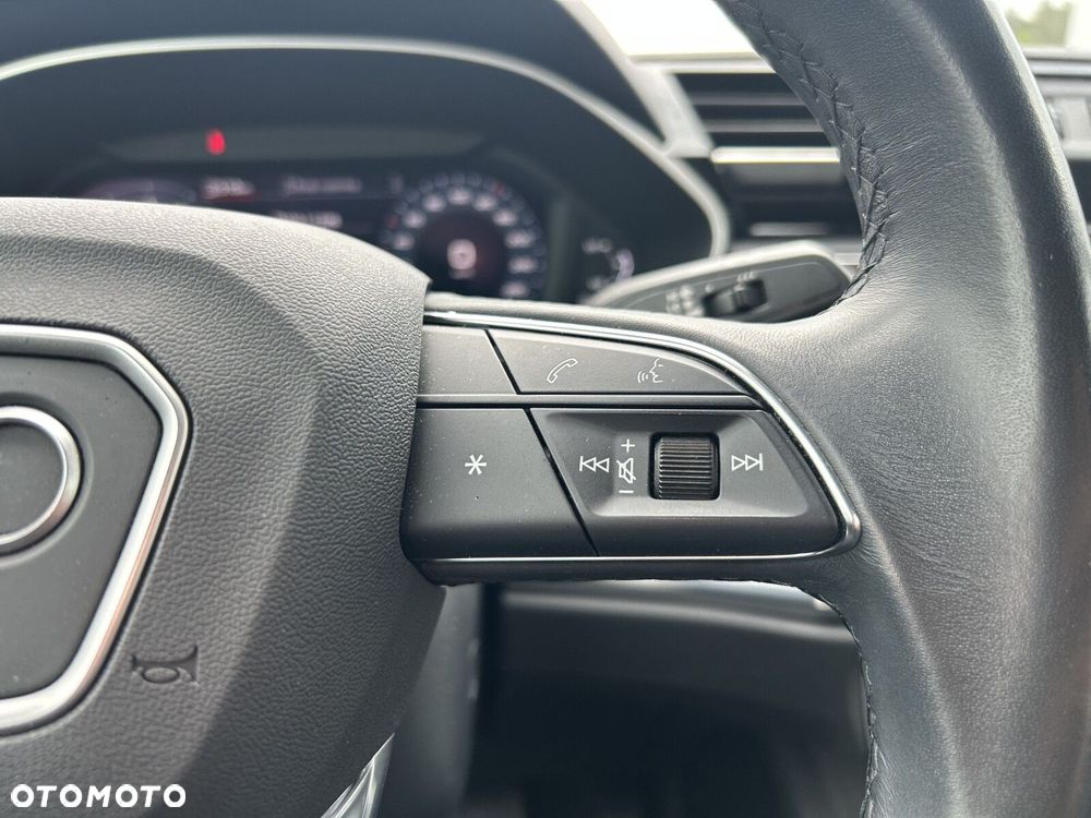 Audi Q3 - 18