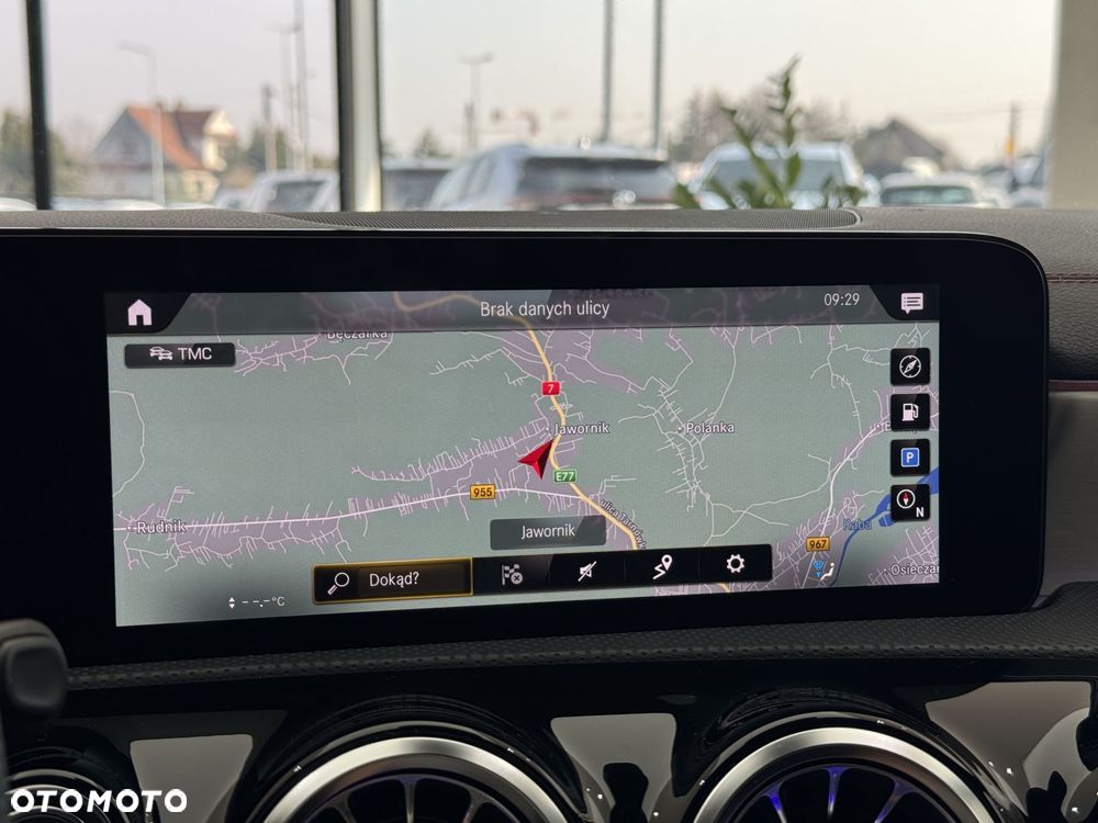 Mercedes-Benz CLA - 27