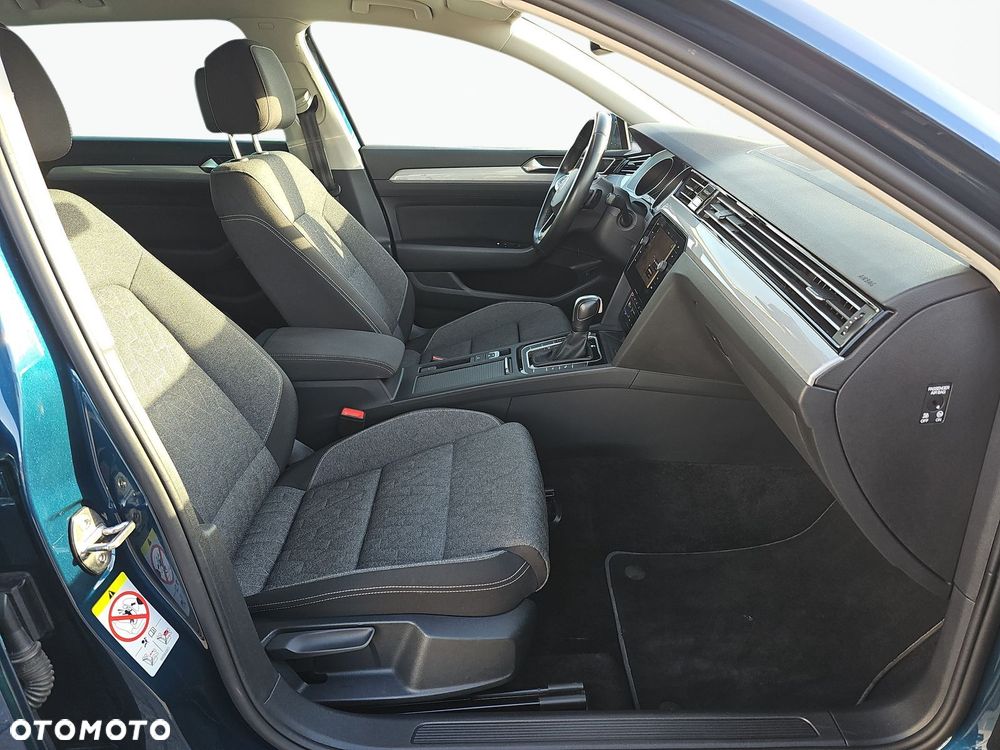 Volkswagen Passat - 19
