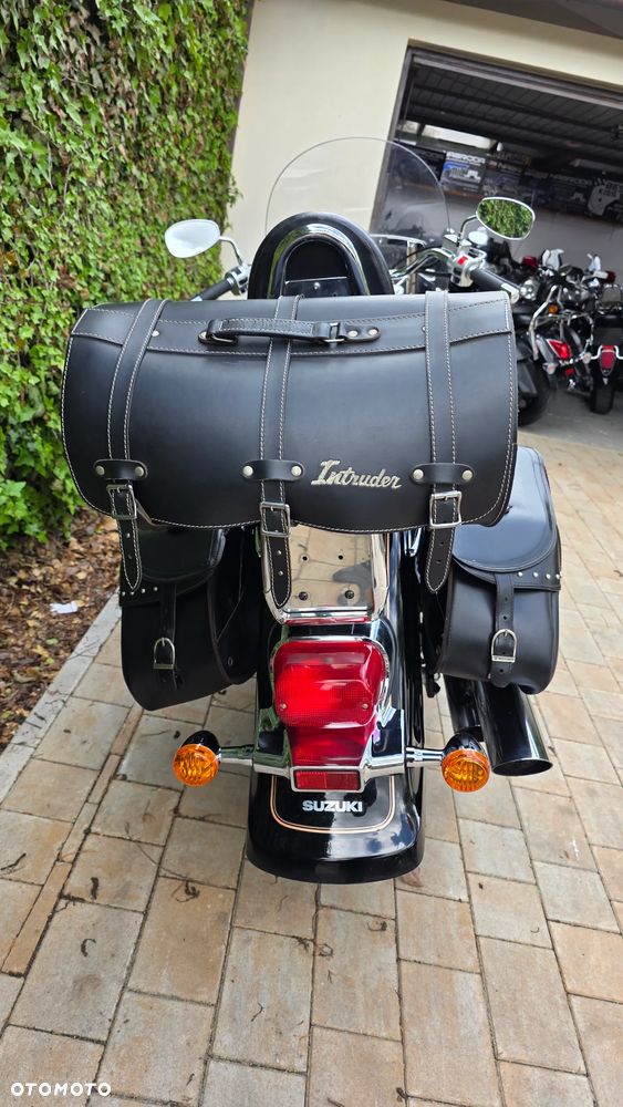 Suzuki Intruder - 22