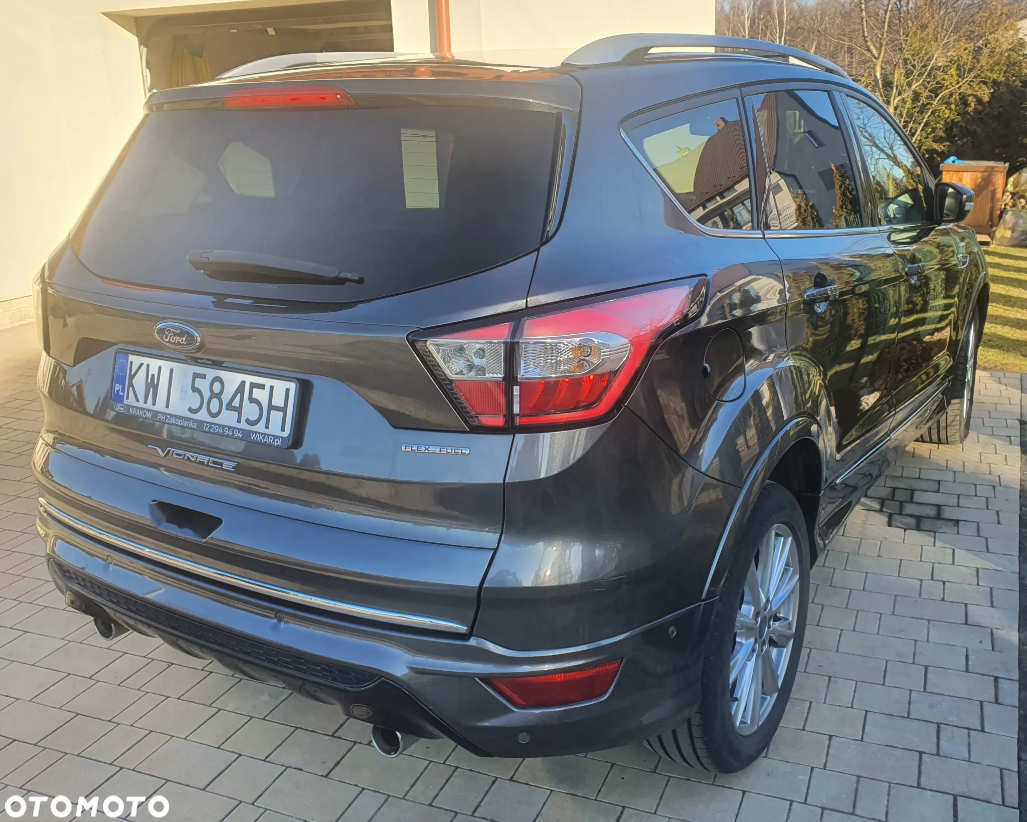 Ford Kuga 1.5 EcoBoost 2x4 Vignale - 3