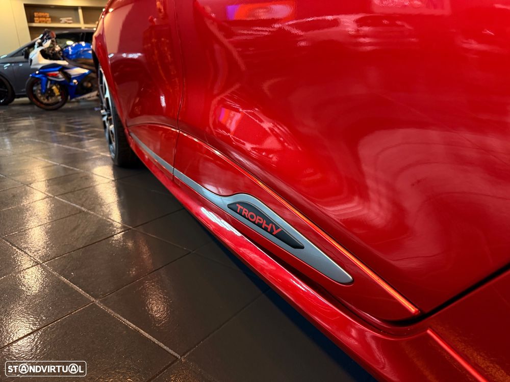 Renault Clio TCe 220 EDC R.S. Trophy - 12