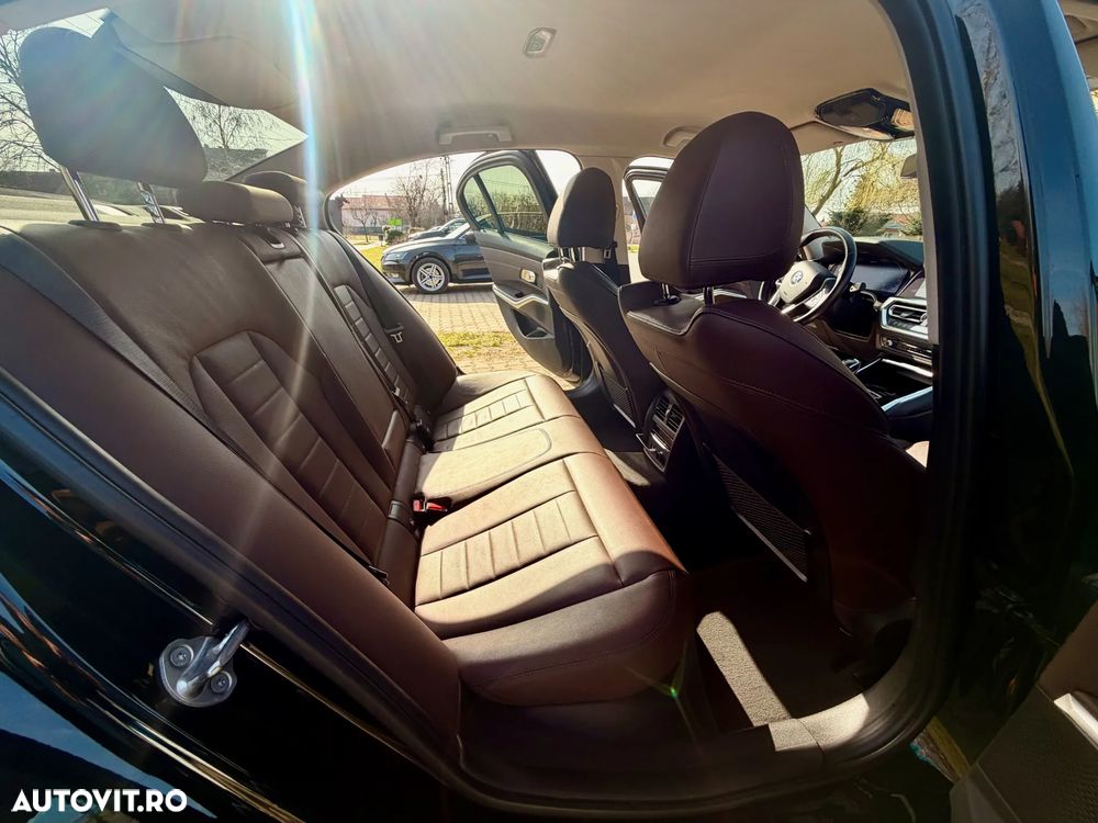 BMW Seria 3 330e Aut. Sport Line - 15