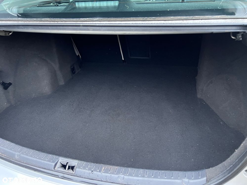 Toyota Avensis 1.8 Premium MS - 36