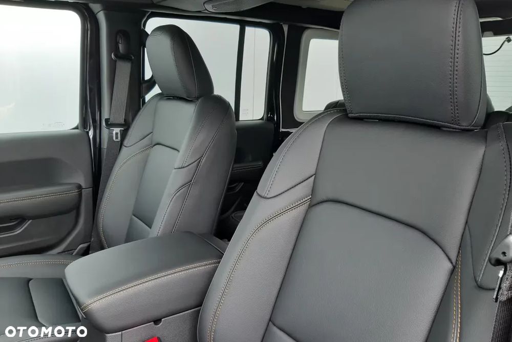 Jeep Wrangler Unlimited GME 2.0 Turbo Sahara - 26