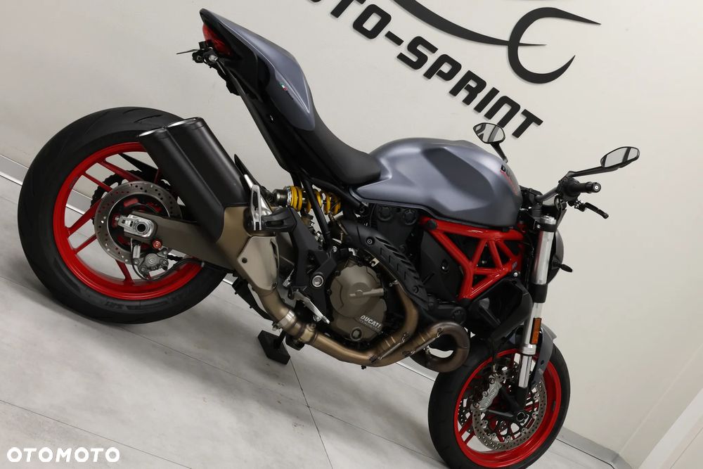 Ducati Monster - 10