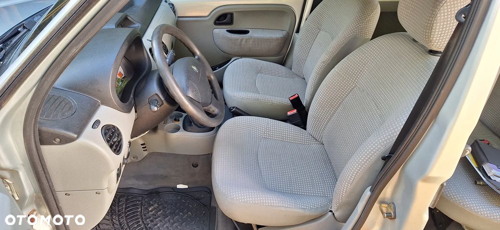 Renault Kangoo 1.6 16V Expression - 11