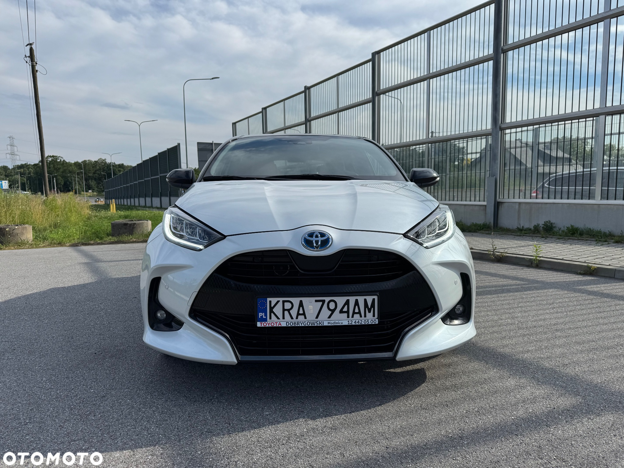 Toyota Yaris Hybrid 1.5 Style - 6