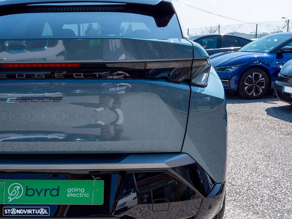 Peugeot E-3008 73 kWh GT - 13