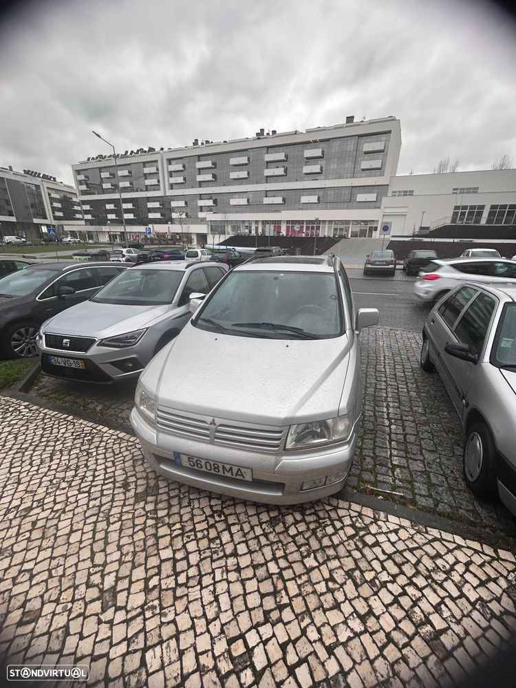 Mitsubishi Space Wagon - 4