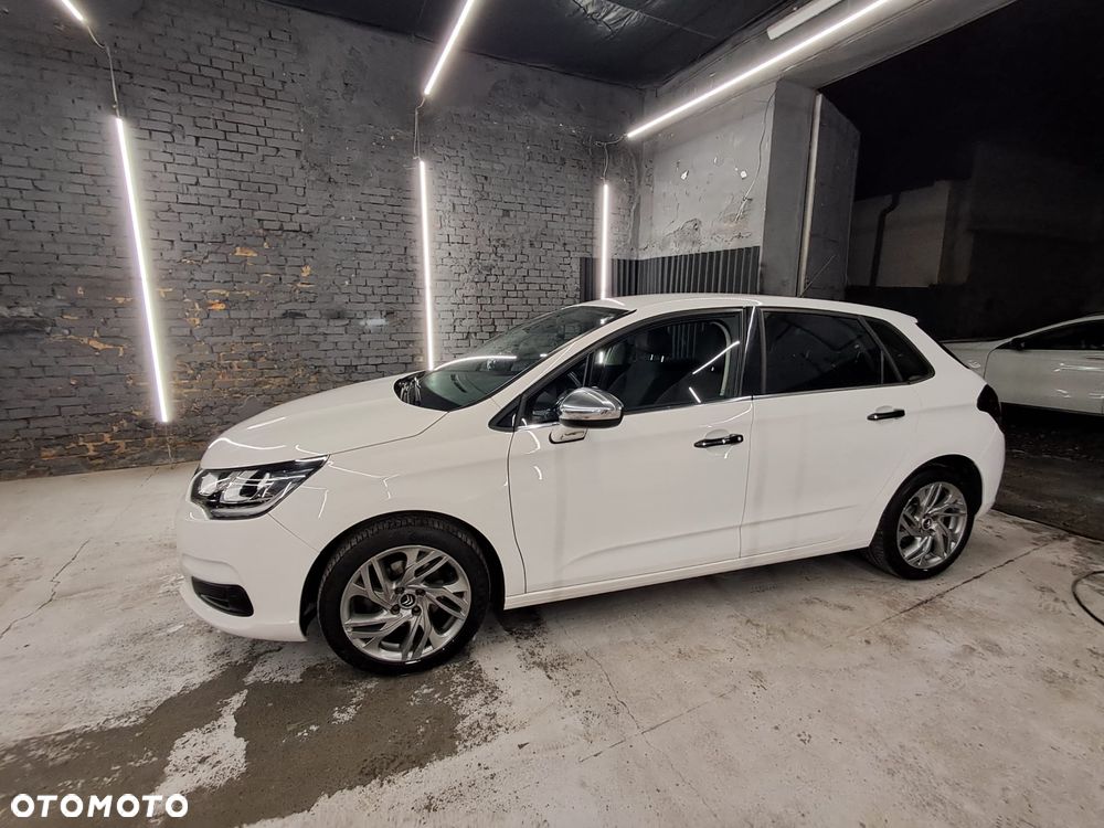 Citroën C4 1.2 e-THP Selection - 1
