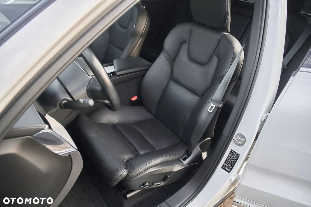 Volvo XC 60 B4 D AWD Inscription - 24