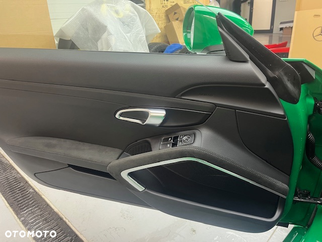Porsche 718 Boxster Spyder - 10