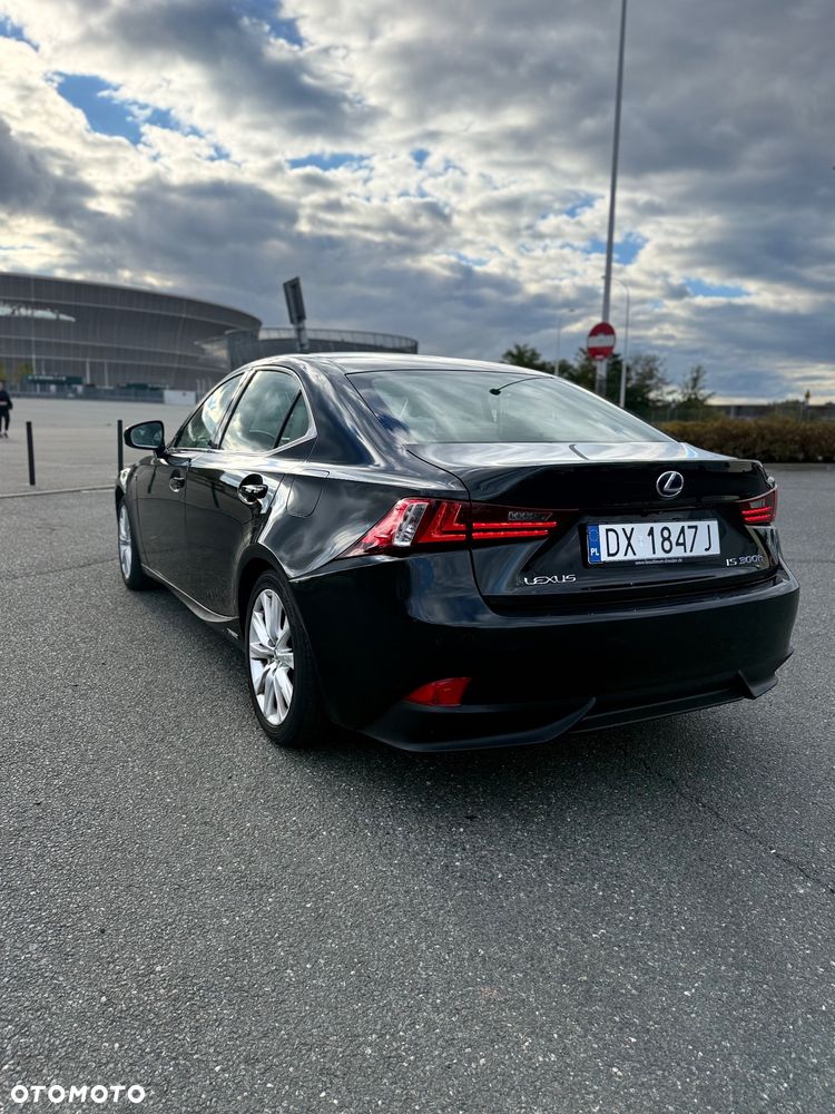 Lexus IS - 4