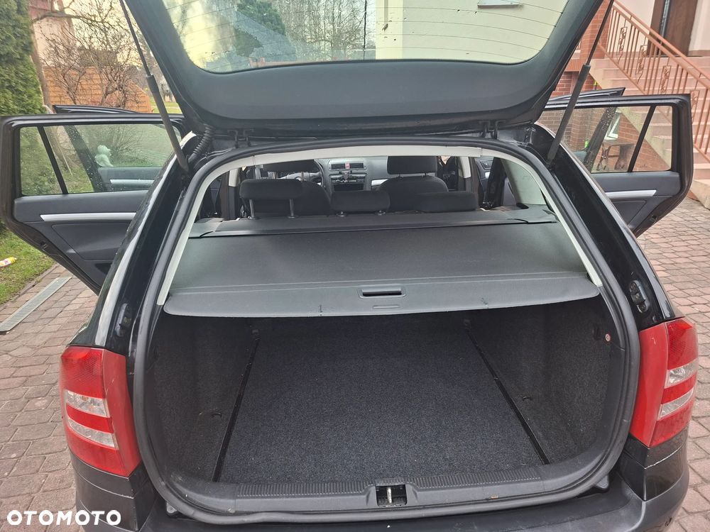 Skoda Octavia 1.9 TDI DPF DSG Elegance - 8