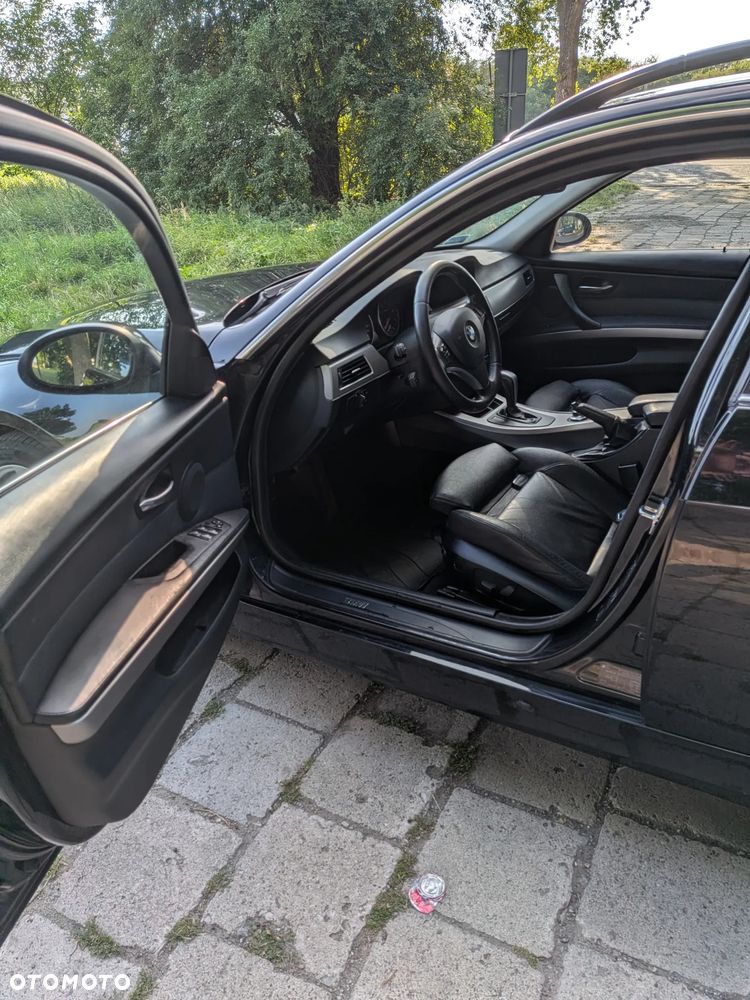 BMW Seria 3 325i - 17