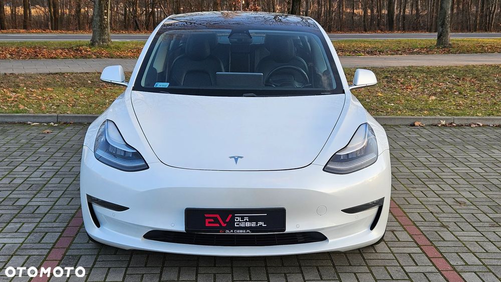 Tesla Model 3 - 5