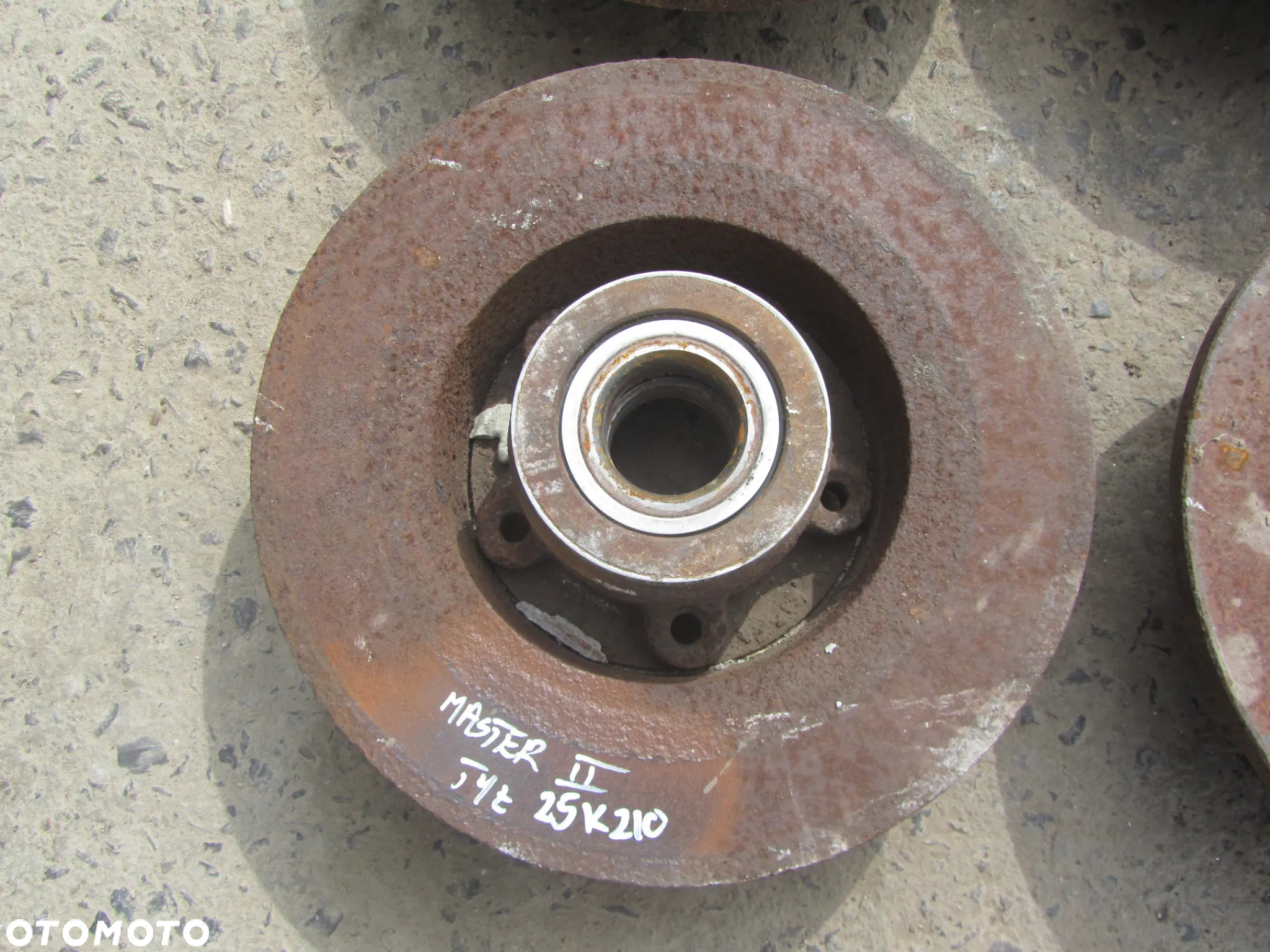Renault Master II 2.5 dci piasta-tarcza tył - 2