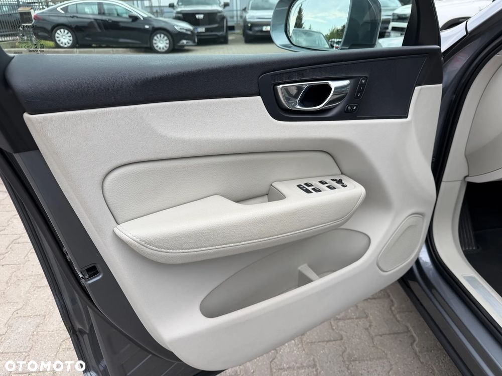 Volvo XC 60 B5 B AWD Inscription - 14