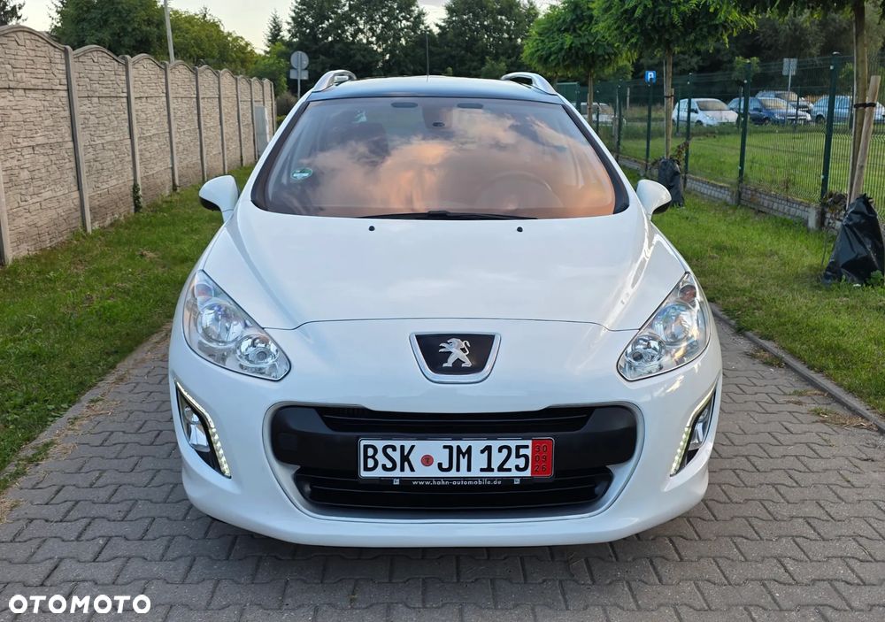 Peugeot 308 e-HDi FAP 115 Stop&Start EGS6 Business Line Niveau 2 - 3