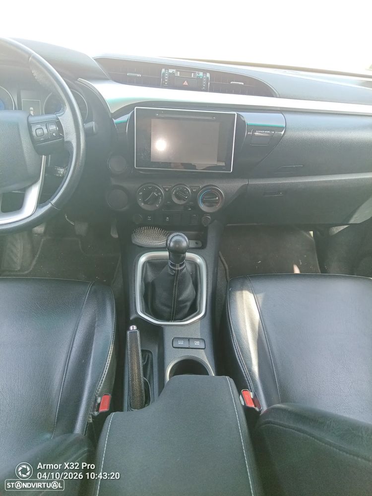 Toyota Hilux 2.4 D-4D 2WD CD Tracker - 13