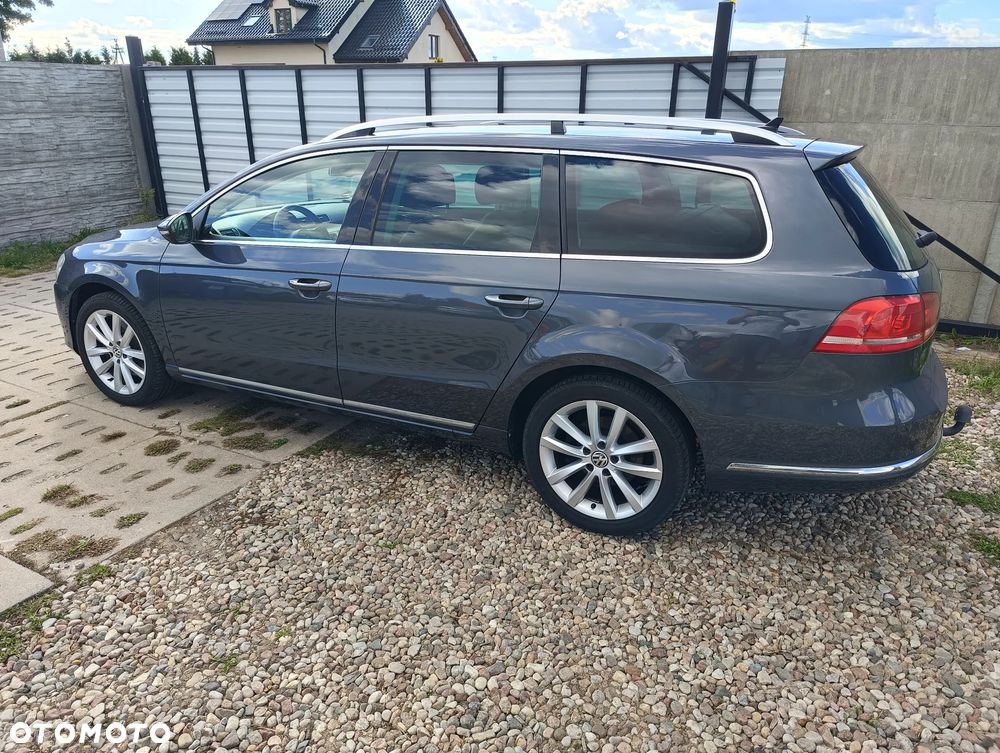 Volkswagen Passat - 12