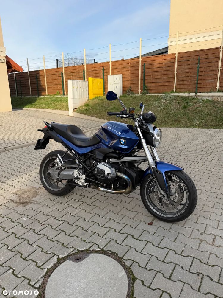 BMW R - 1