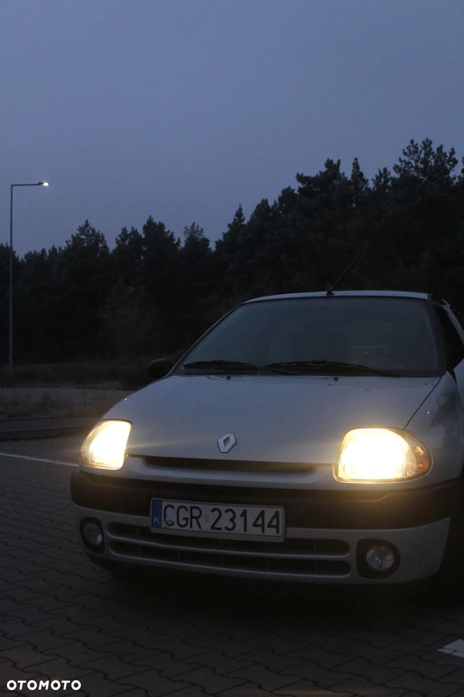 Renault Clio 1.2i RT - 7