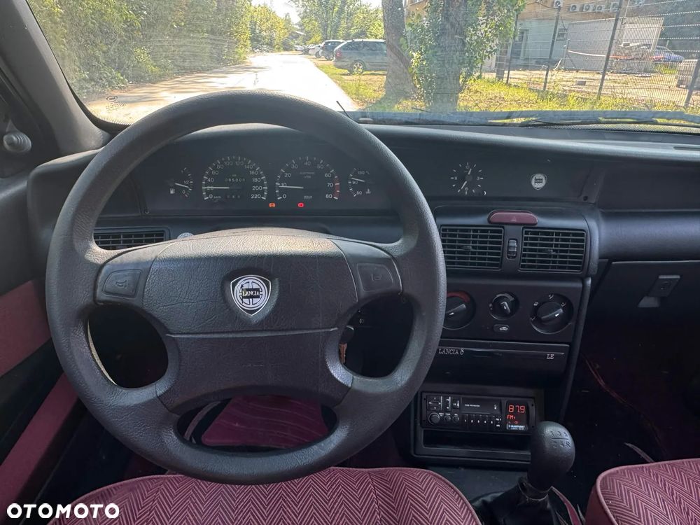 Lancia Delta 1600 LE - 14