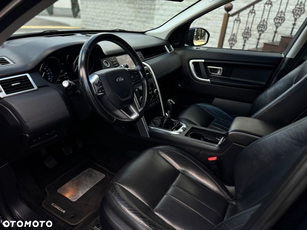 Land Rover Discovery Sport TD4 HSE Luxury - 30