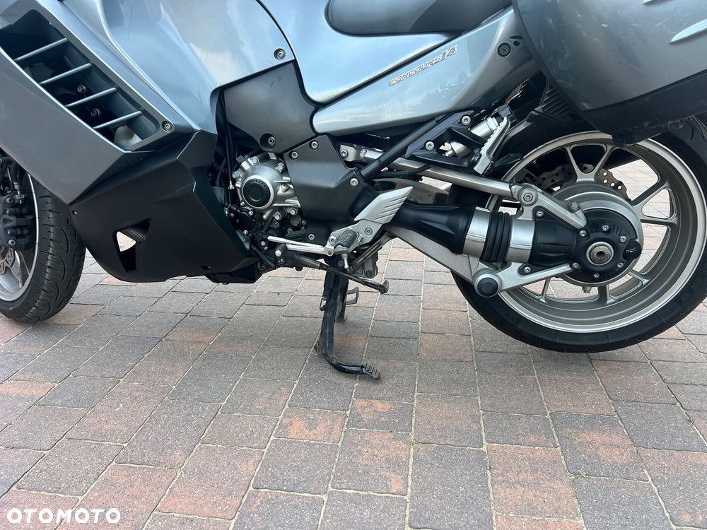 Kawasaki GTR - 5