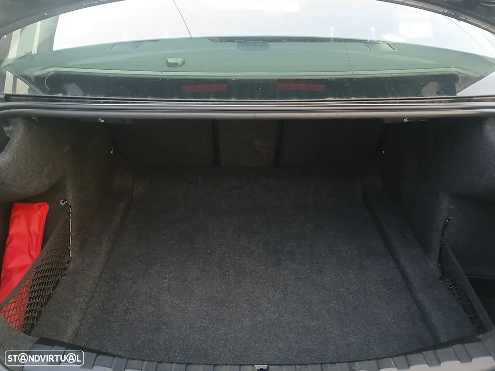 BMW 318 d Line Sport Auto - 31