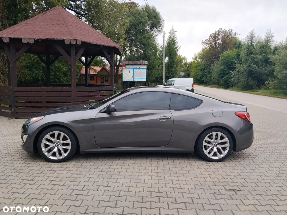 Hyundai Genesis Coupe - 8