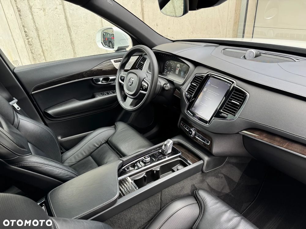 Volvo XC 90 - 21