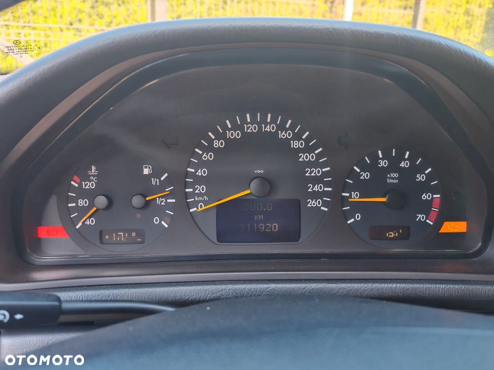 Mercedes-Benz CLK - 6