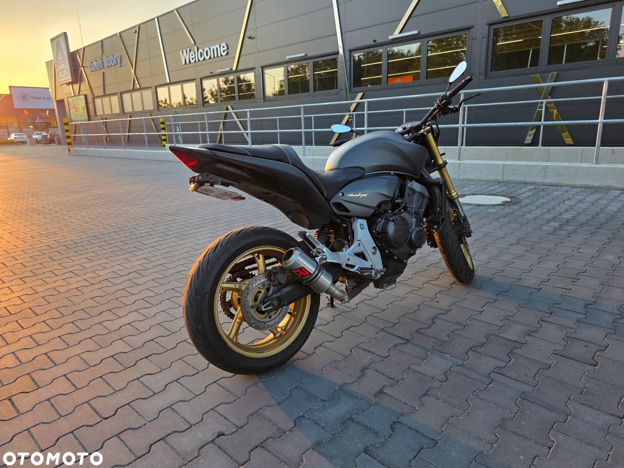 Honda Hornet - 4