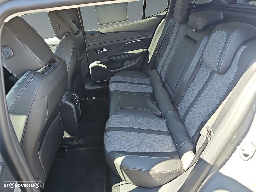 Peugeot 408 1.2 PureTech Allure EAT8 - 14