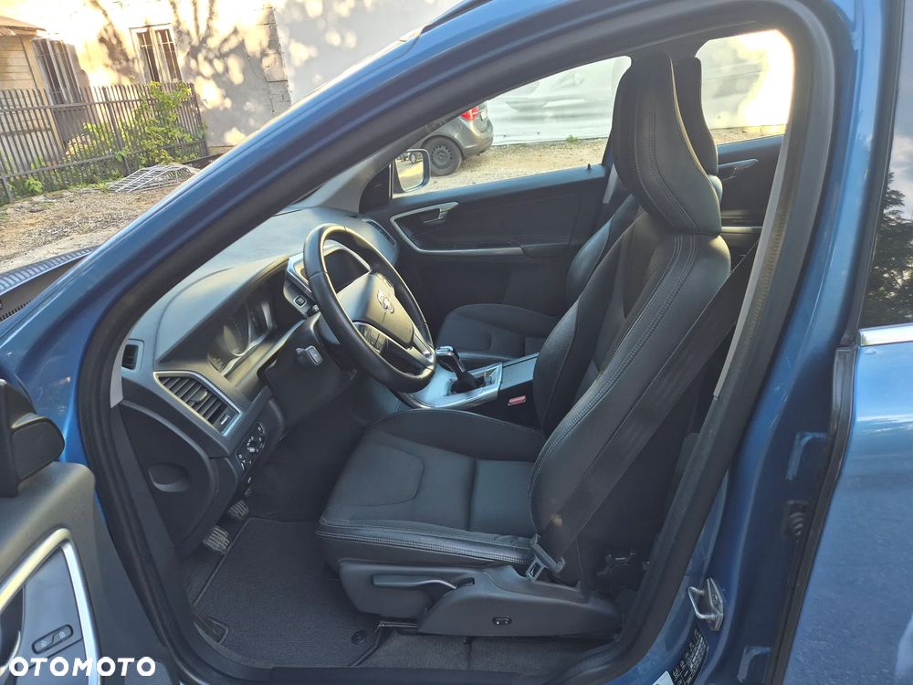 Volvo XC 60 D3 Drive-E Momentum - 18