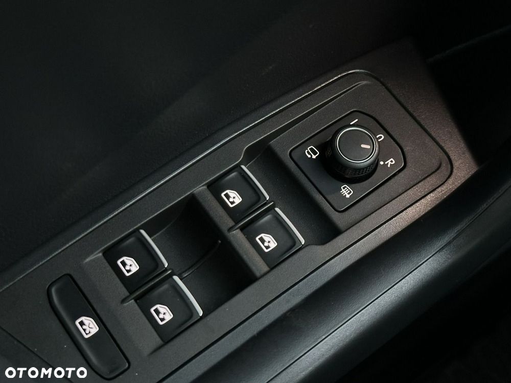 Volkswagen T-Roc - 38