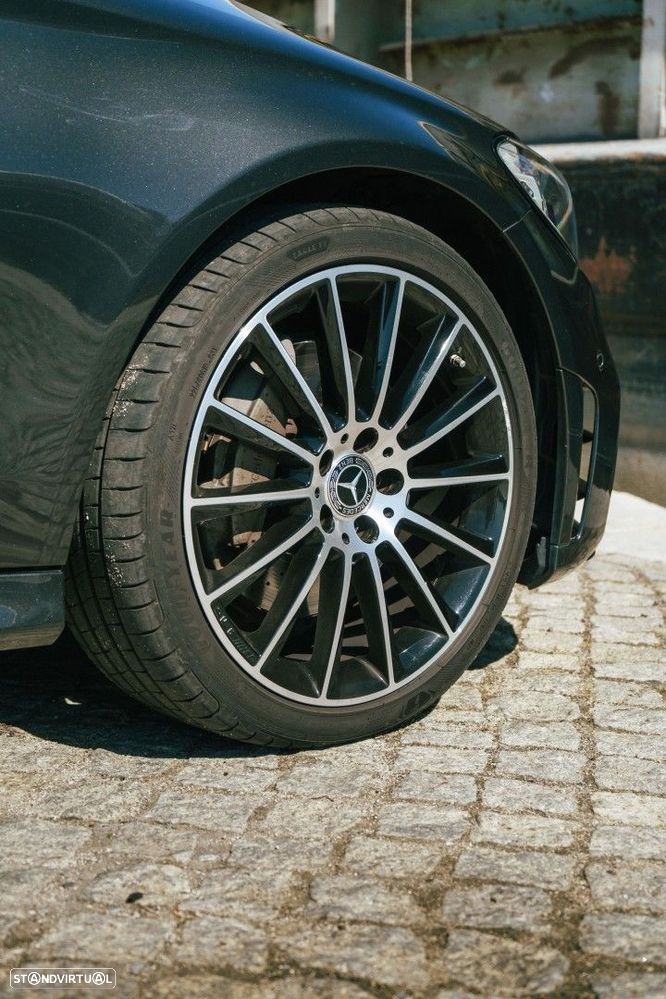 Mercedes-Benz C 400 4-Matic AMG Line - 29