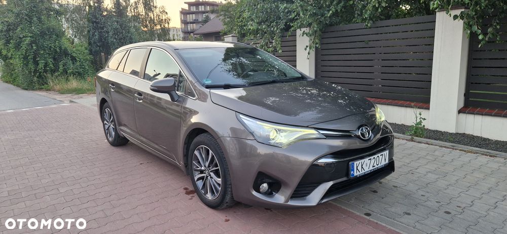 Toyota Avensis 1.8 Prestige MS - 1