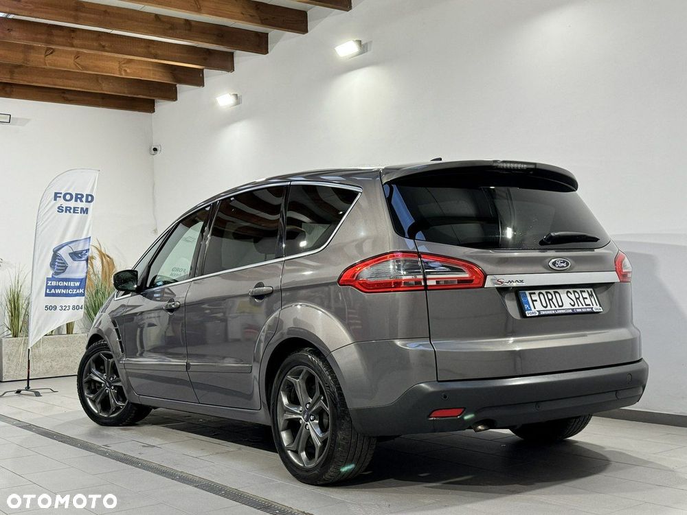 Ford S-Max - 17