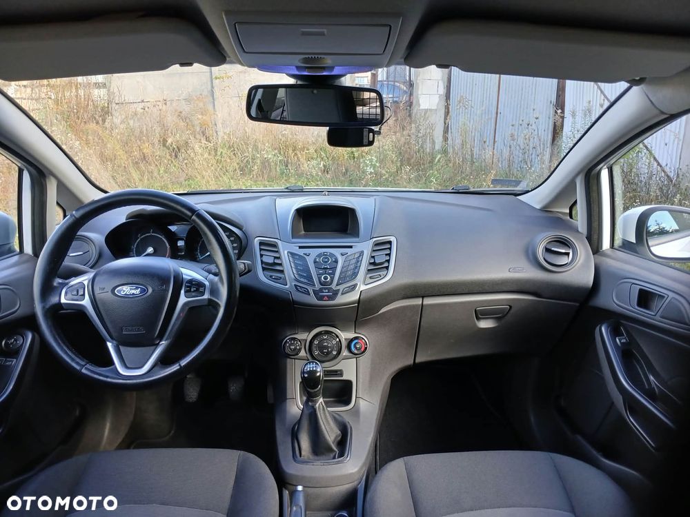 Ford Fiesta - 10