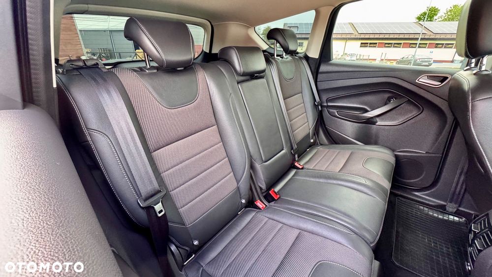 Ford Kuga 1.6 EcoBoost 2x4 Titanium - 8