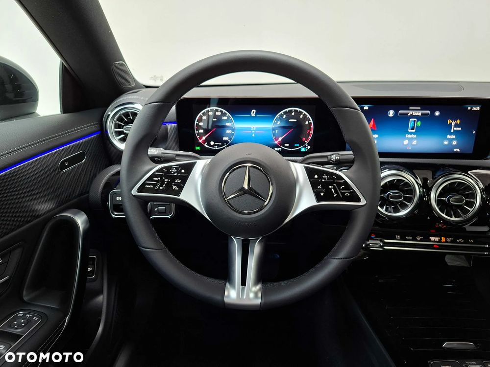 Mercedes-Benz CLA 220 4-Matic AMG Line 7G-DCT - 12
