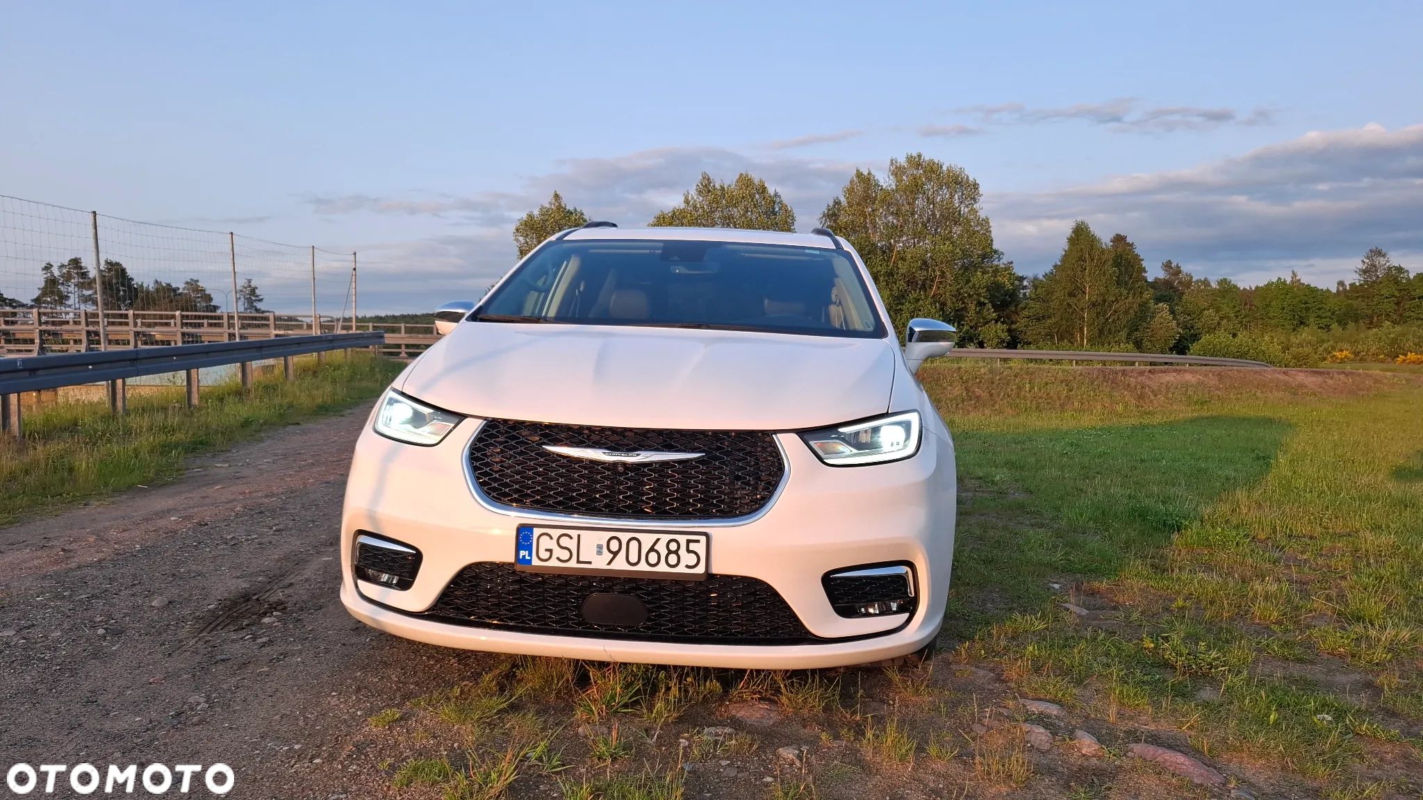 Chrysler Pacifica - 1