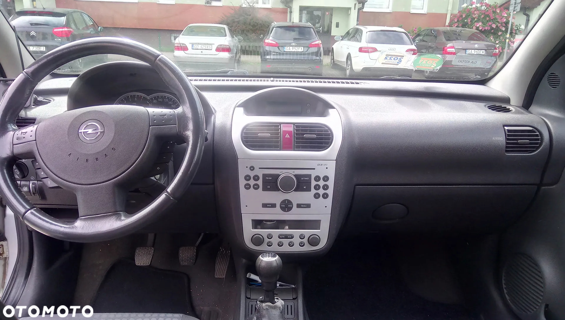 Opel Corsa 1.2 16V Essentia - 12
