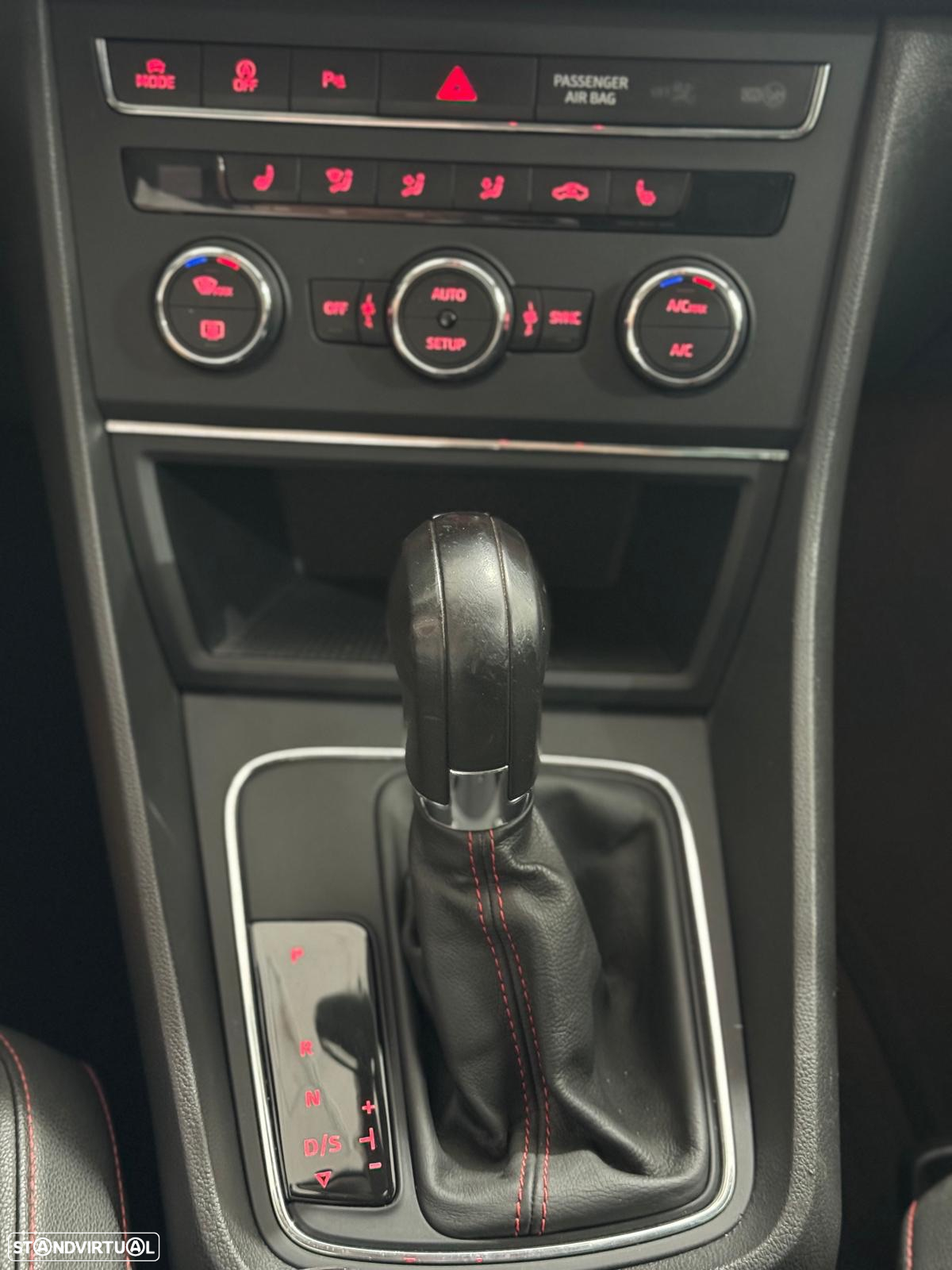 SEAT Leon 2.0 TDI DPF DSG FR - 5