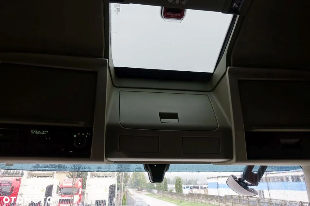 Volvo FH 500 GLOBETROTTER XL / STANDARD/ AUTOMAT / EURO 6 / KLIMATYZACJA POSTOJOWA/ 2 ZBIORNIKI PALIWA - 28