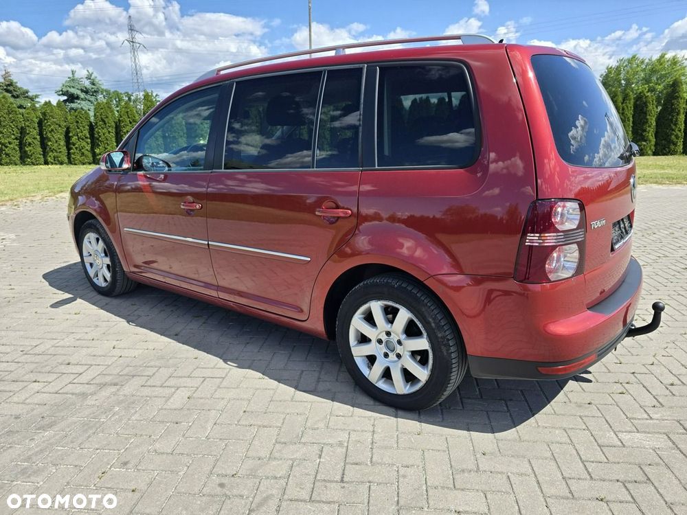 Volkswagen Touran - 13